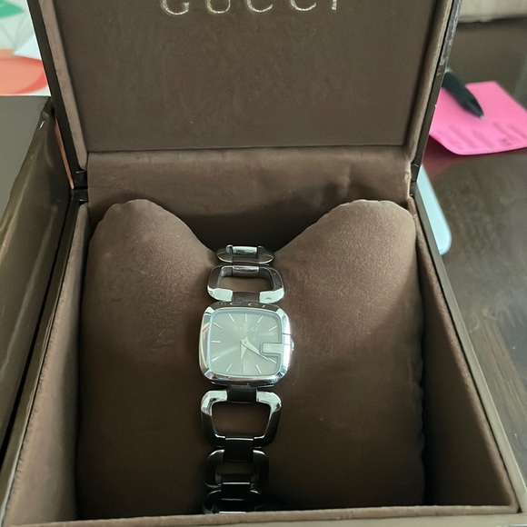 Gucci watch - Picture 1 of 7